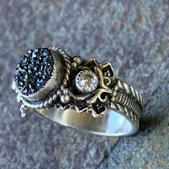 Aldrich Arts * Beautiful Sterling Silver Gray Druzy & White Topaz Ring - Picture 4 of 10